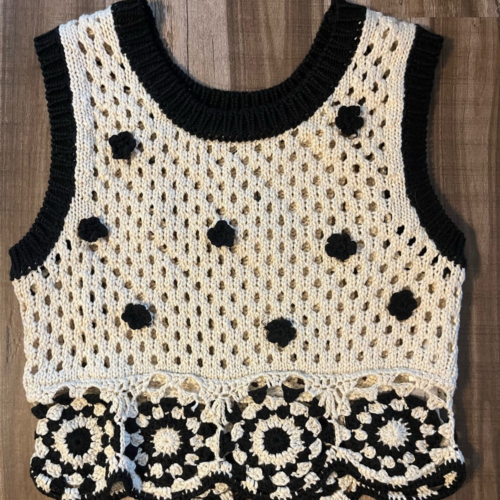 Zara cropped sweater vest size small
